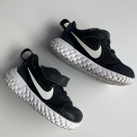 Nike Other - Nike Revolution 5V Toddler Running Shoe